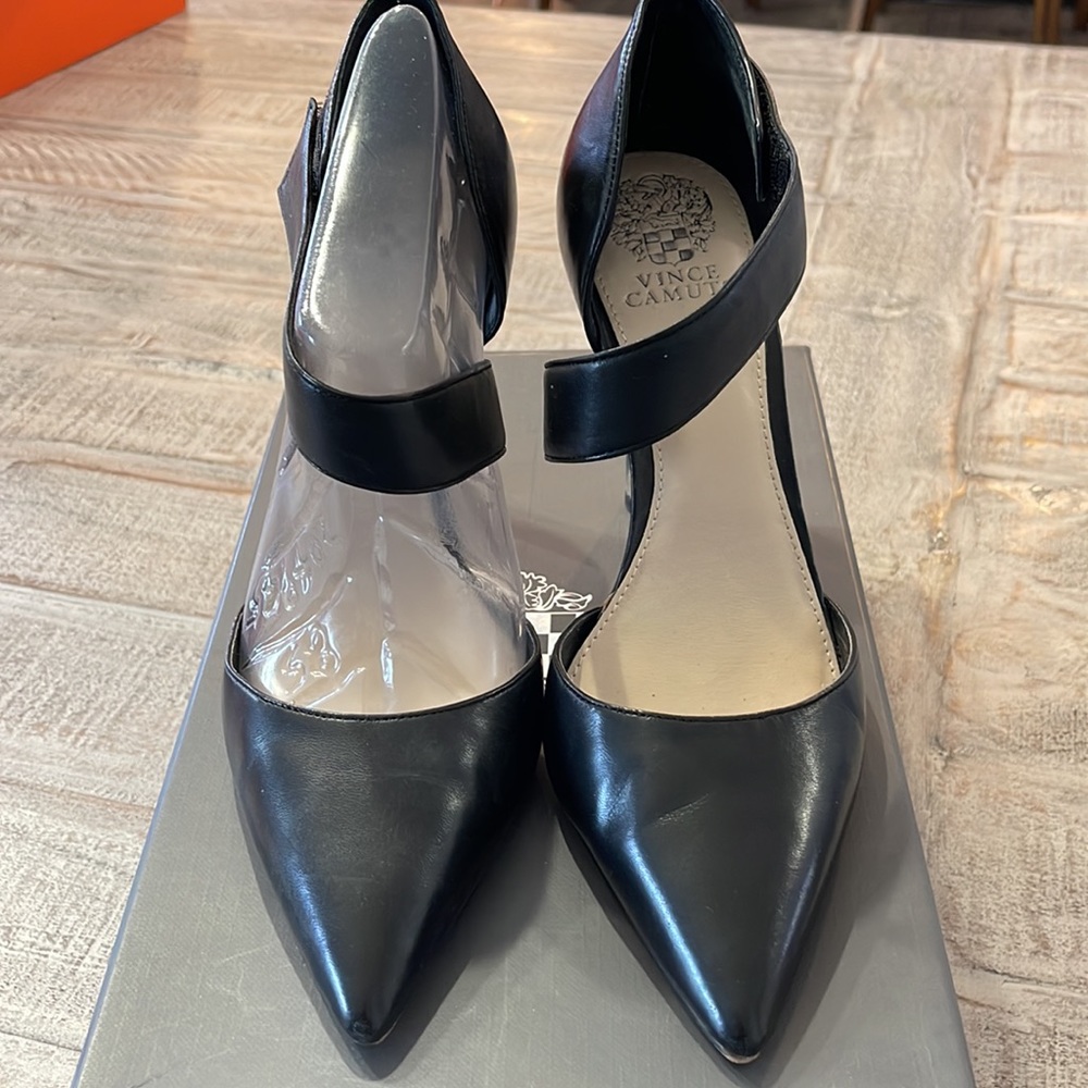 Vince Camuto Heel - Picture 3 of 9